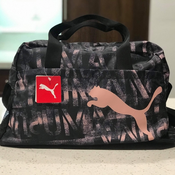 Puma Handbags - PUMA LIGHT TRAVEL/GYM BAG